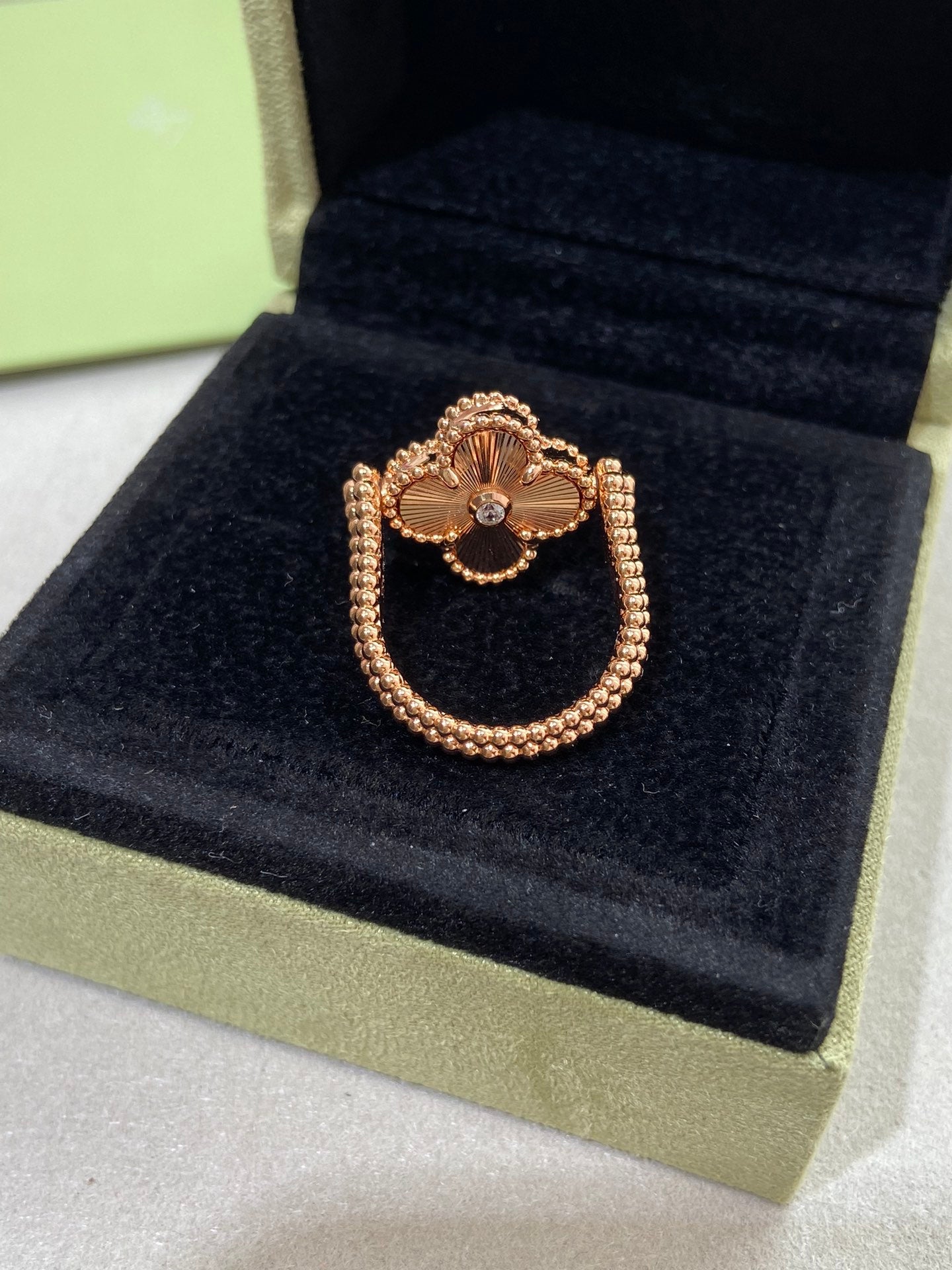 [CharmAmor]CLOVER RIVERSIBLE PINK GOLD RING
