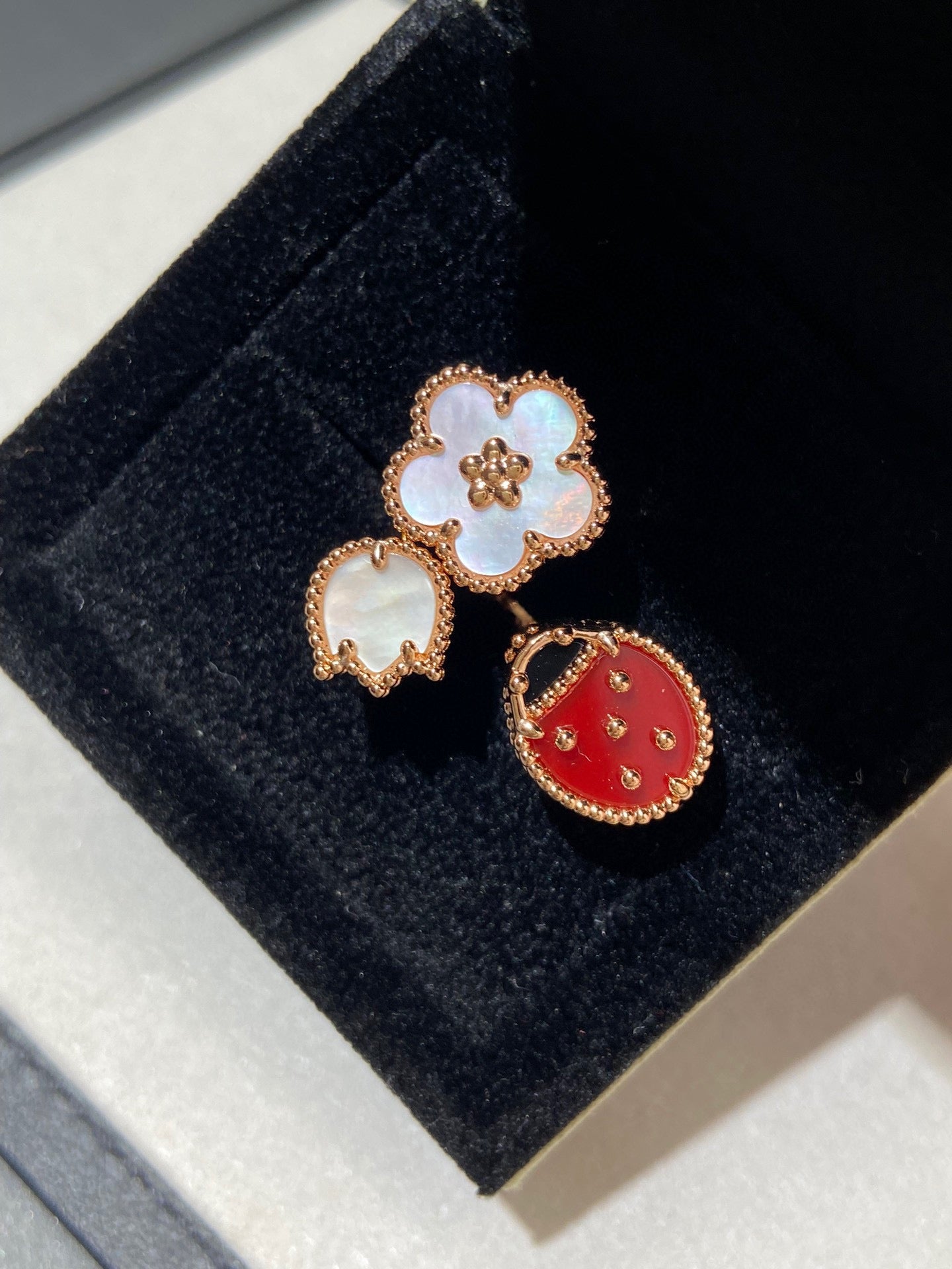 [CharmAmor]LUCKY 3 MOTIF ROSE GOLD RING
