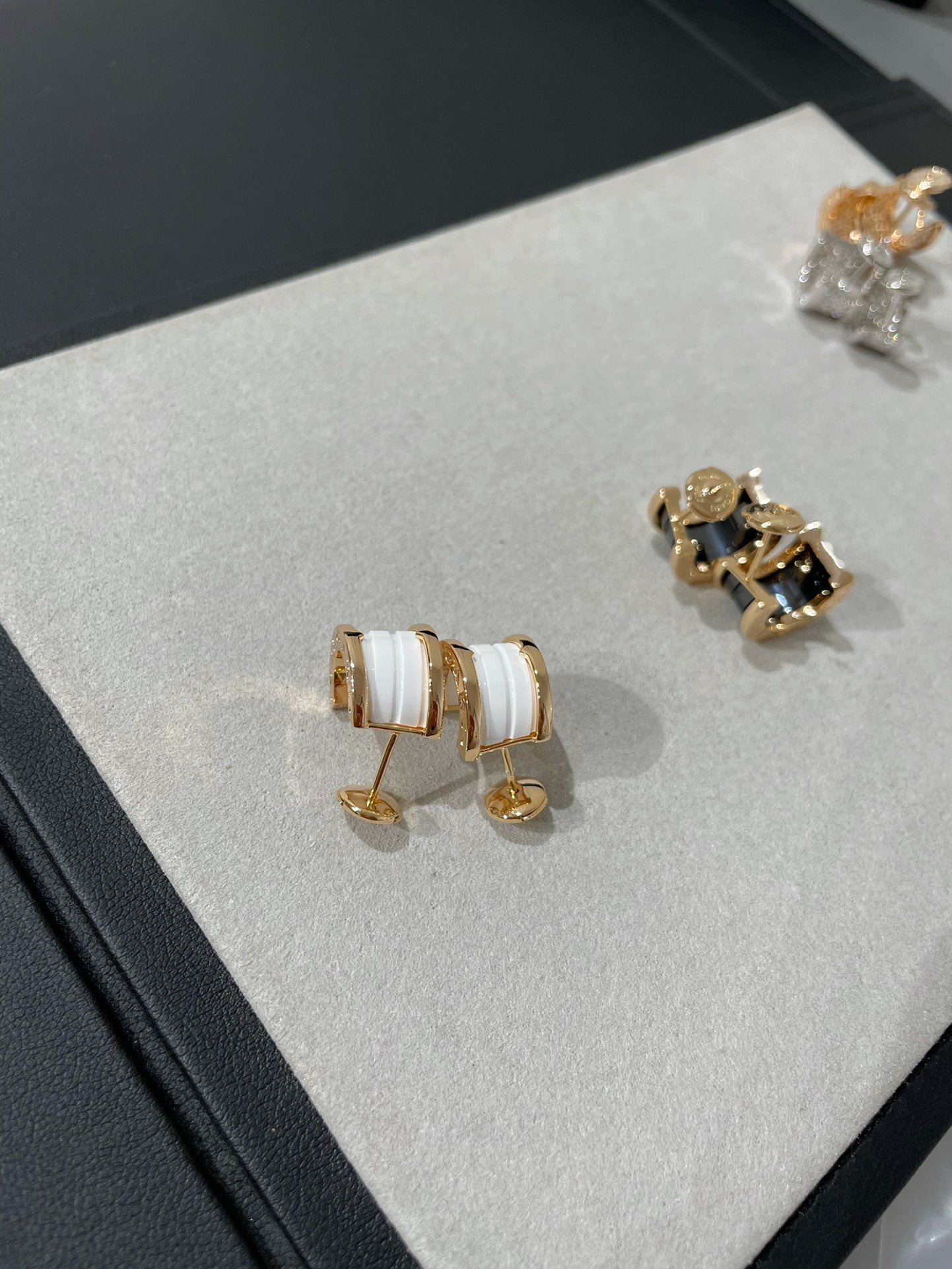 [CharmAmor]ZERO 1 PINK GOLD CERAMIC EARRINGS