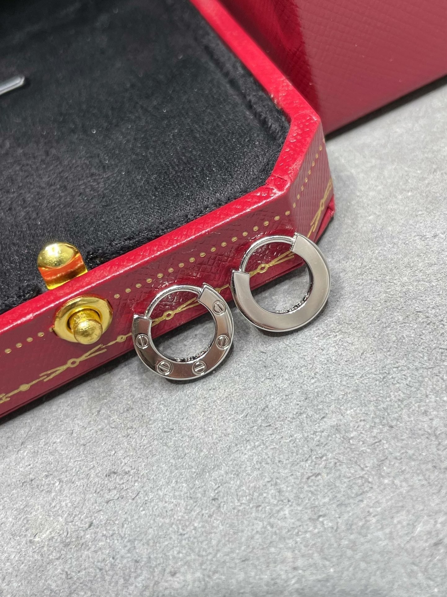 [CharmAmor]LOVE MINI EARRINGS