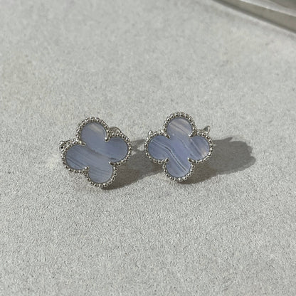 [CharmAmor]CLOVER CHALCEDONY SILVER STUD EARRINGS