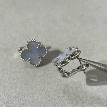 [CharmAmor]CLOVER CHALCEDONY SILVER STUD EARRINGS