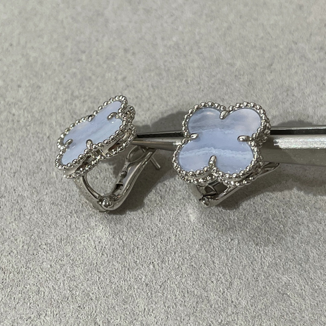[CharmAmor]CLOVER CHALCEDONY SILVER STUD EARRINGS