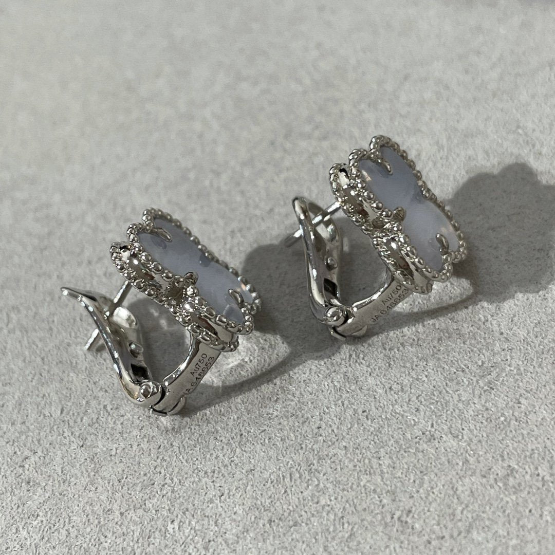 [CharmAmor]CLOVER CHALCEDONY SILVER STUD EARRINGS