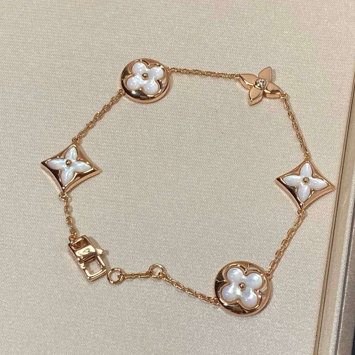 [CharmAmor]STAR AND SUN 5 MOTIF MOP PINK GOLD BRACELET