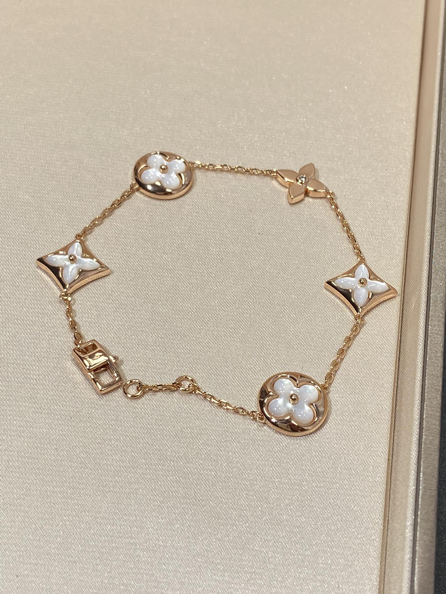 [CharmAmor]STAR AND SUN 5 MOTIF MOP PINK GOLD BRACELET