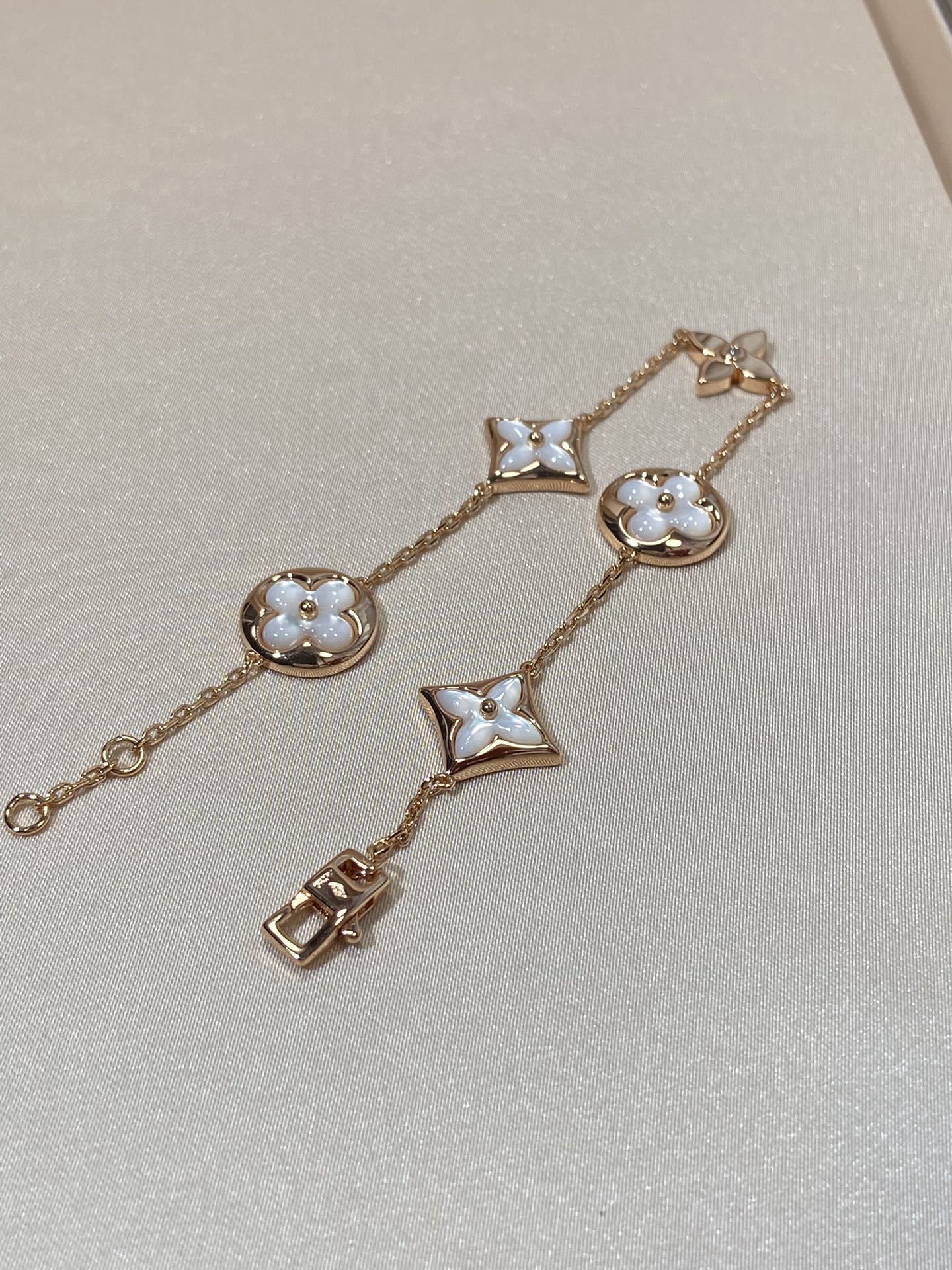 [CharmAmor]STAR AND SUN 5 MOTIF MOP PINK GOLD BRACELET