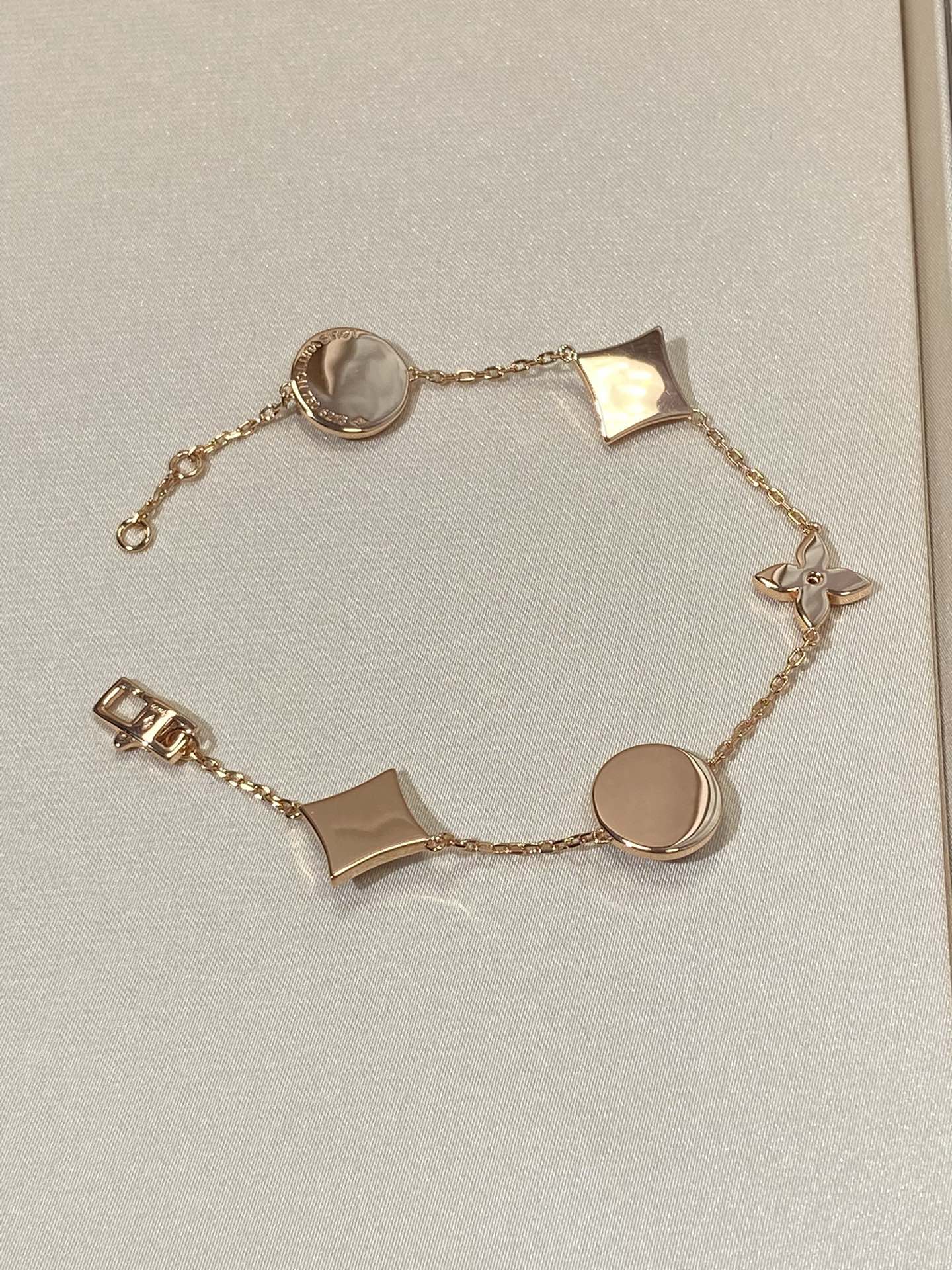 [CharmAmor]STAR AND SUN 5 MOTIF MOP PINK GOLD BRACELET
