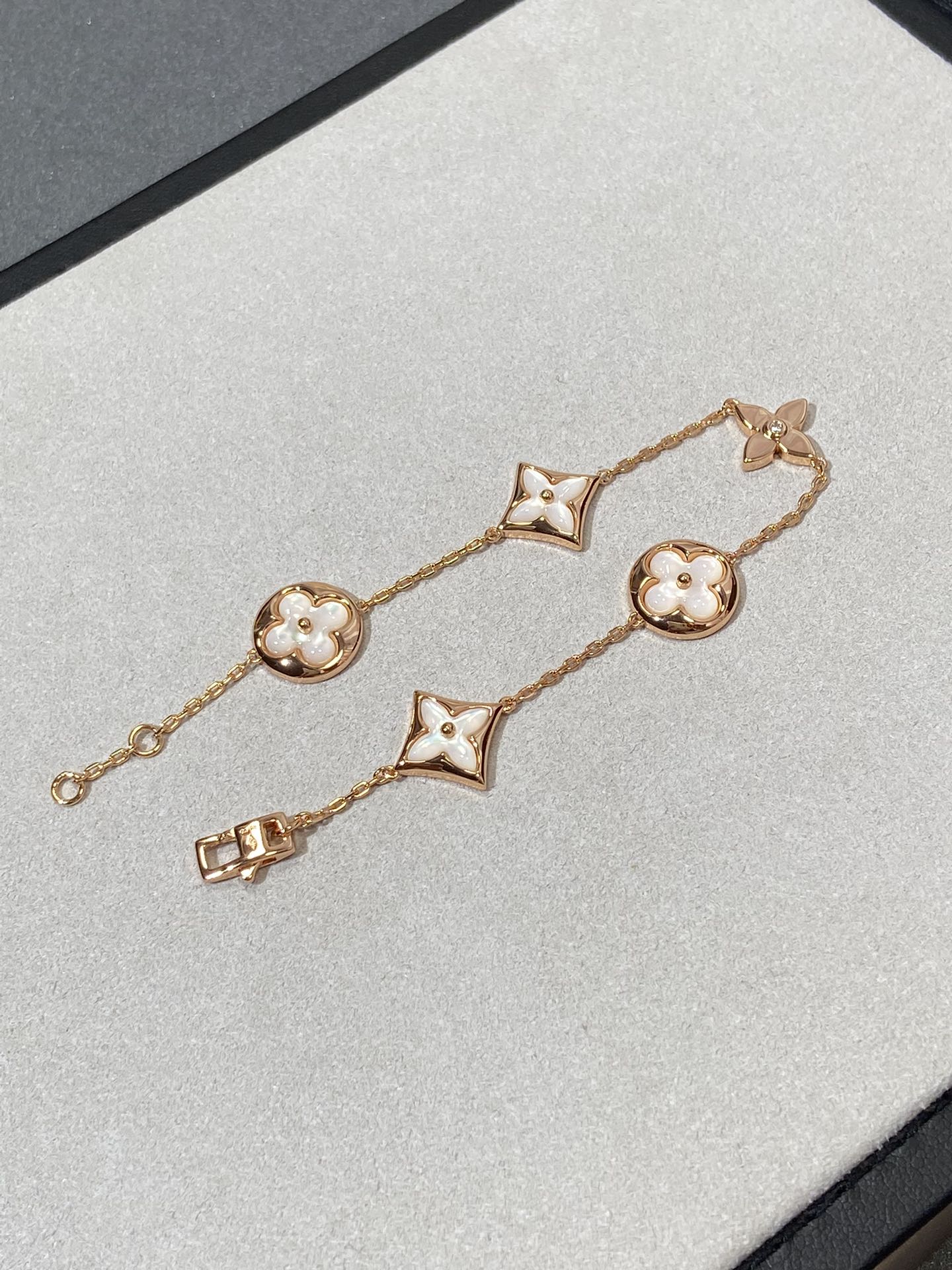 [CharmAmor]STAR AND SUN 5 MOTIF MOP PINK GOLD BRACELET