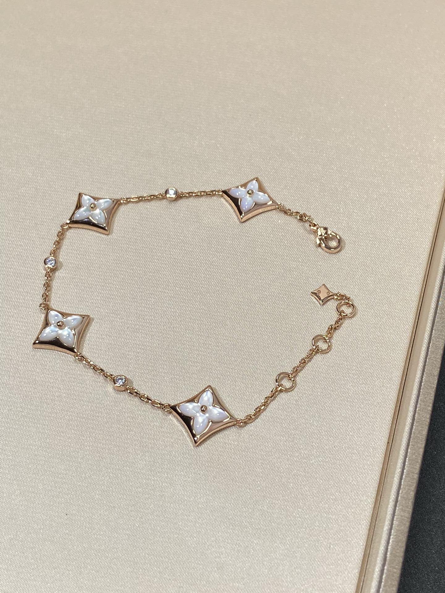 [CharmAmor]STAR 4 MOTIF MOP DIAMOND PINK GOLD BRACELET
