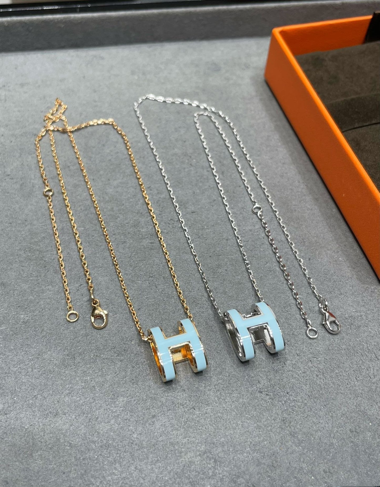[CharmAmor]POP H SKY BLUE NECKLACE