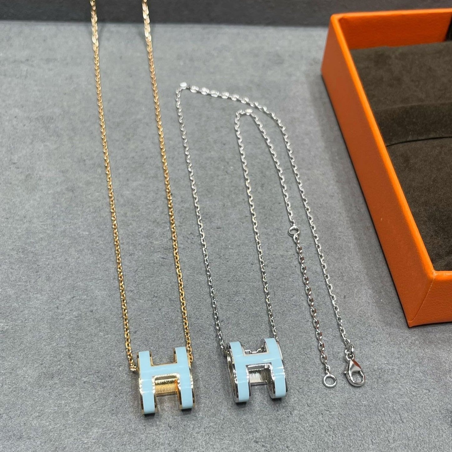 [CharmAmor]POP H SKY BLUE NECKLACE