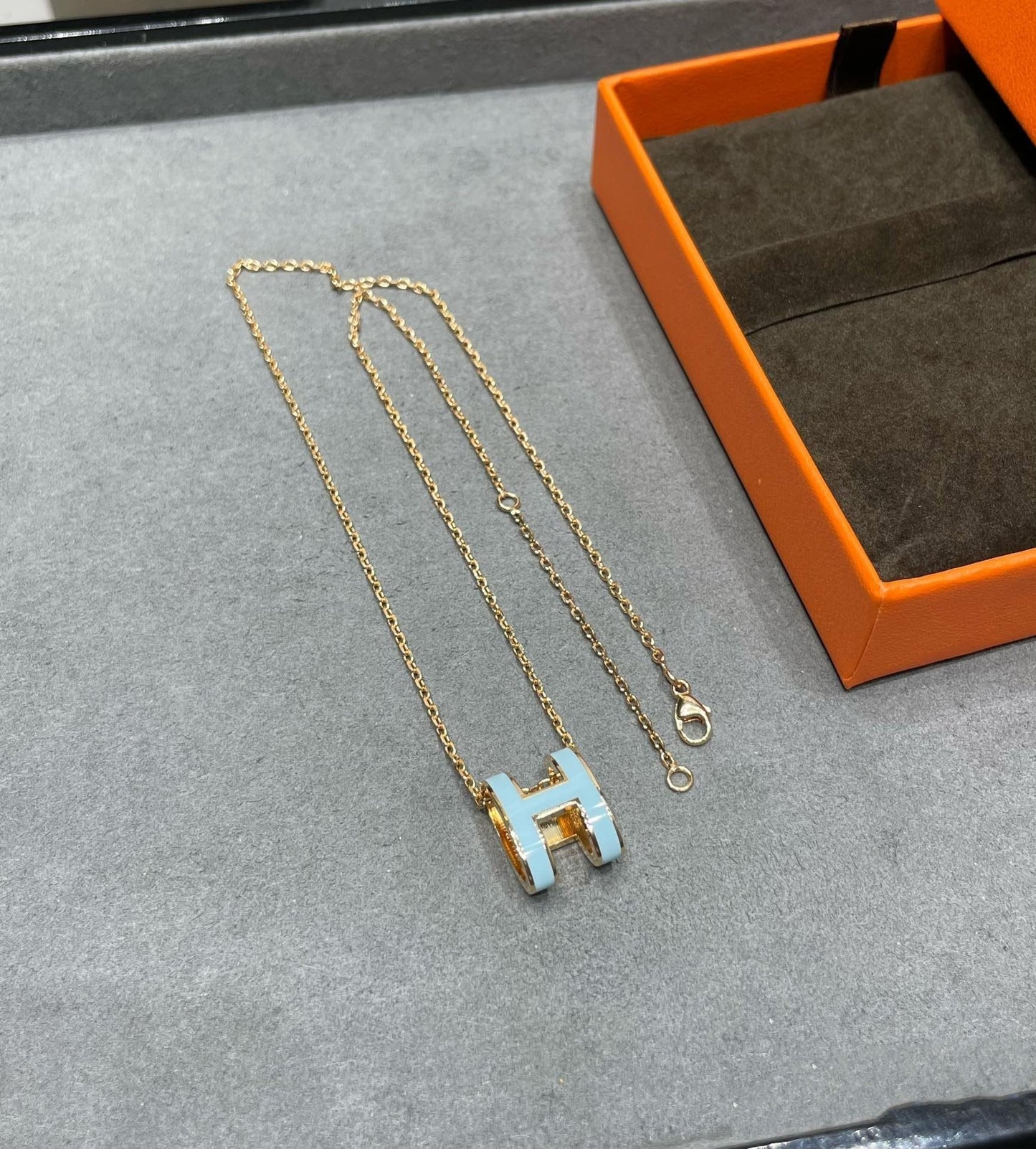 [CharmAmor]POP H SKY BLUE NECKLACE
