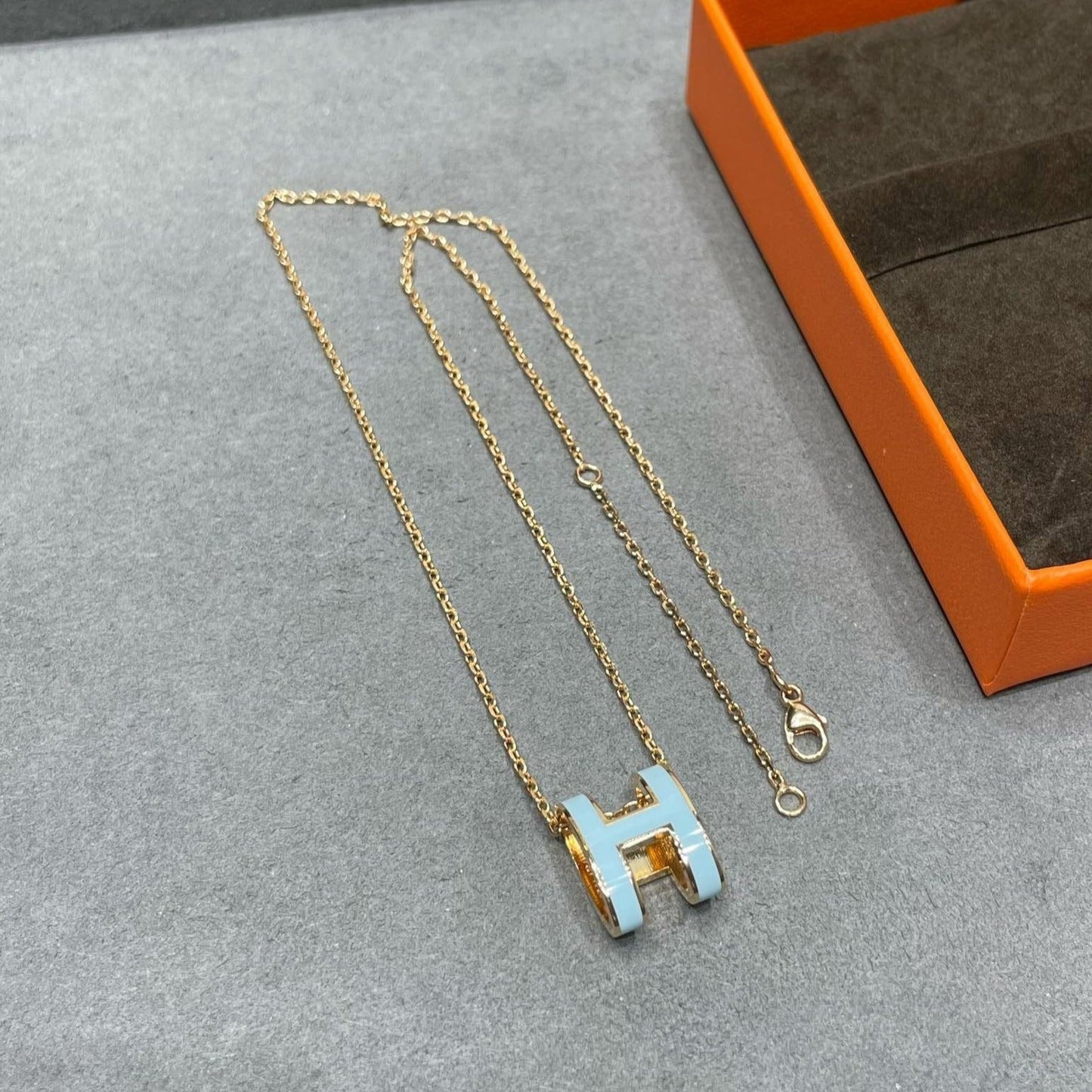 [CharmAmor]POP H SKY BLUE NECKLACE