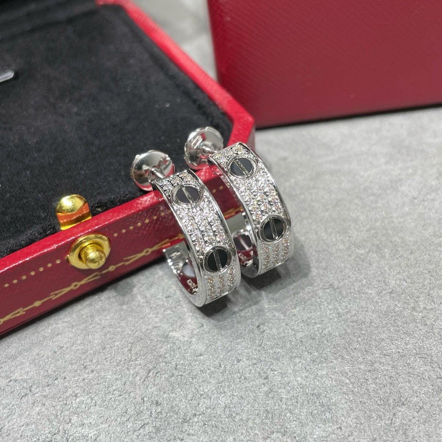 [CharmAmor]LOVE CERAMIC DIAMOND PAVED SILVER EARRINGS