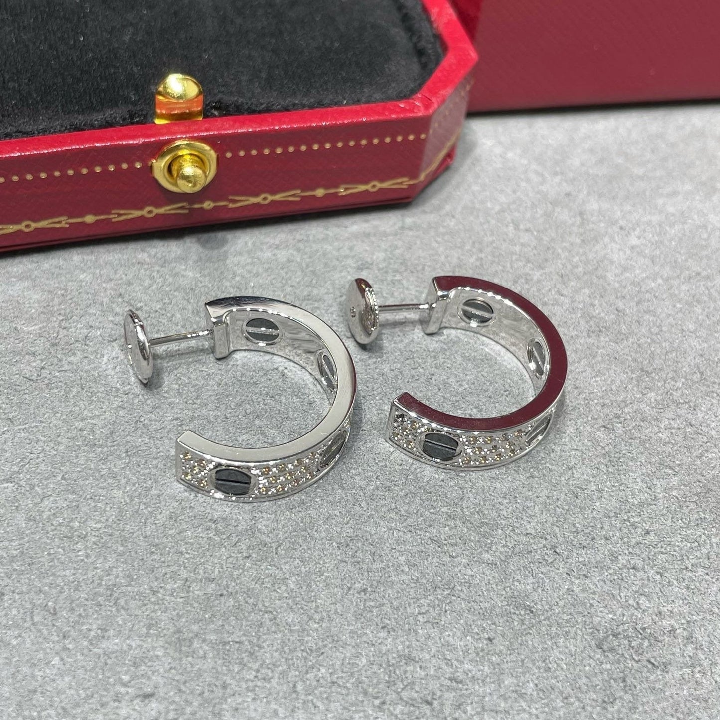 [CharmAmor]LOVE CERAMIC DIAMOND PAVED SILVER EARRINGS