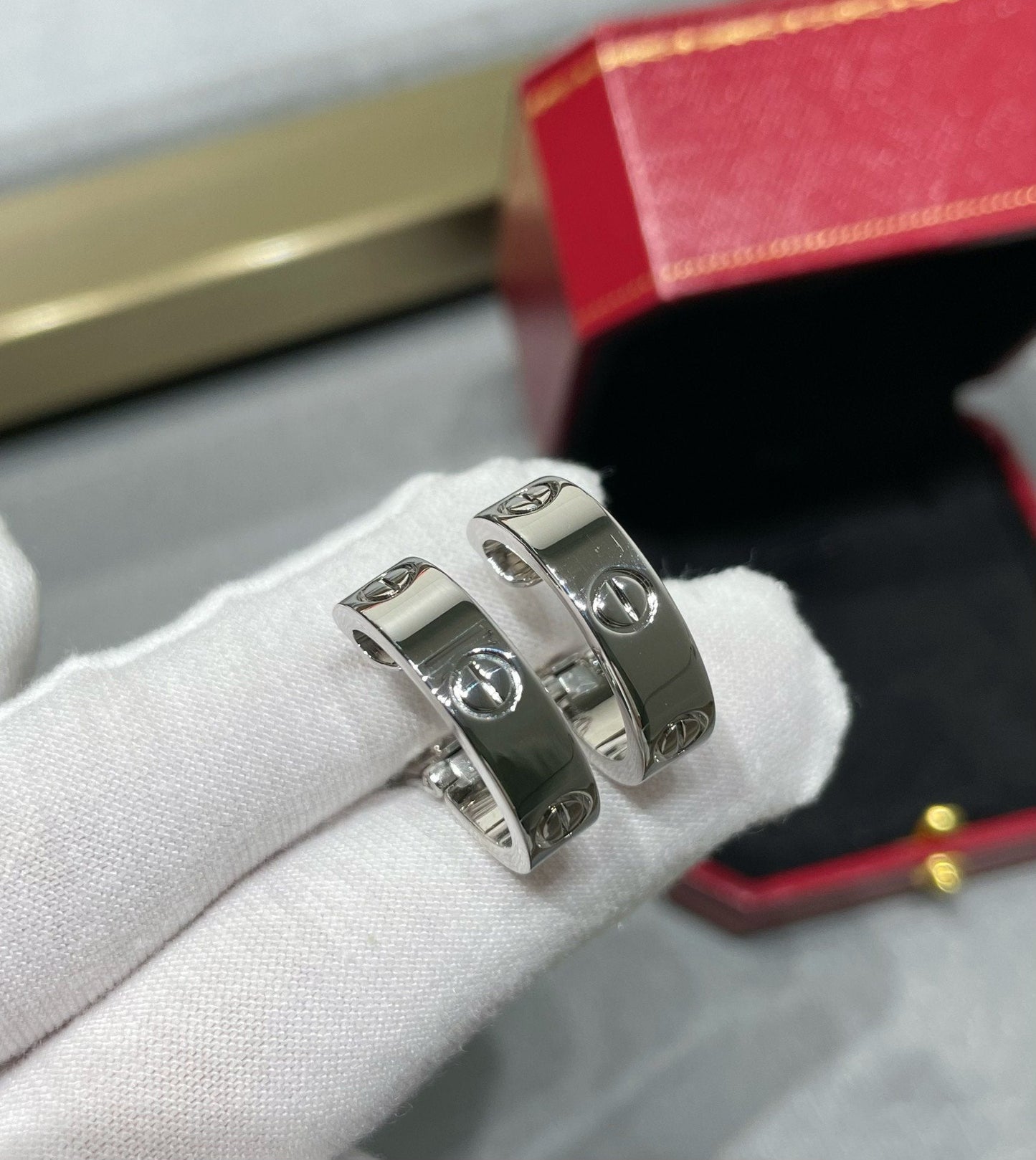 [CharmAmor]LOVE 5.5MM EARRINGS