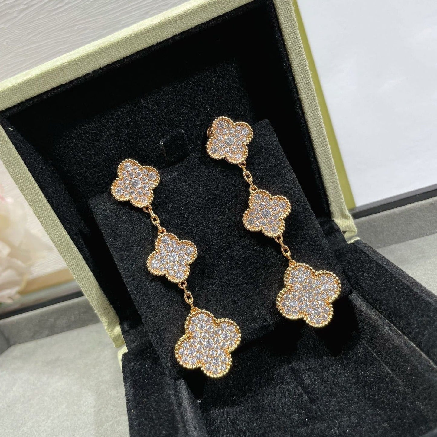 [CharmAmor]CLOVER 3 MOTIFS DIAMOND PAVED ROSE GOLD EARRINGS