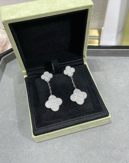 [CharmAmor]CLOVER 2 MOTIFS DIAMOND PAVED SILVER EARRINGS