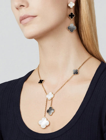 [CharmAmor]CLOVER 3 MOTIF MOP ONYX DARK MOP PINK GOLD EARRINGS