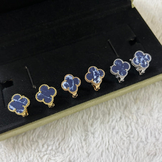 [CharmAmor]CLOVER PIETERSITE MEDIUM STUD EARRINGS