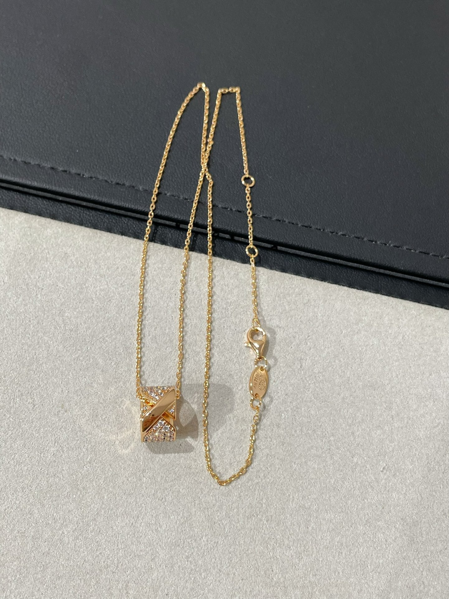 [CharmAmor]LIENS EVIDENCE DIAMOND PAVED NECKLACE