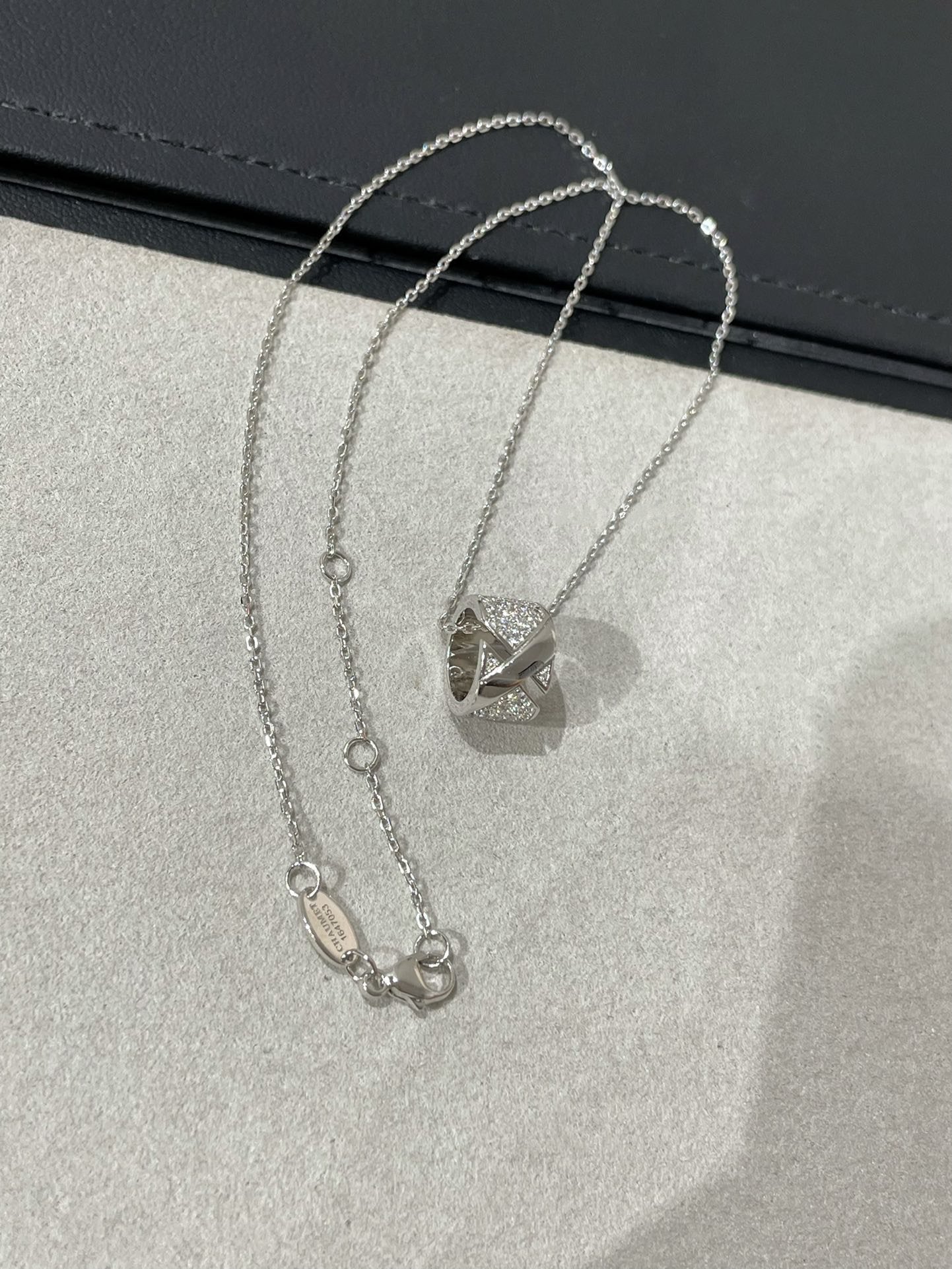 [CharmAmor]LIENS EVIDENCE DIAMOND PAVED NECKLACE