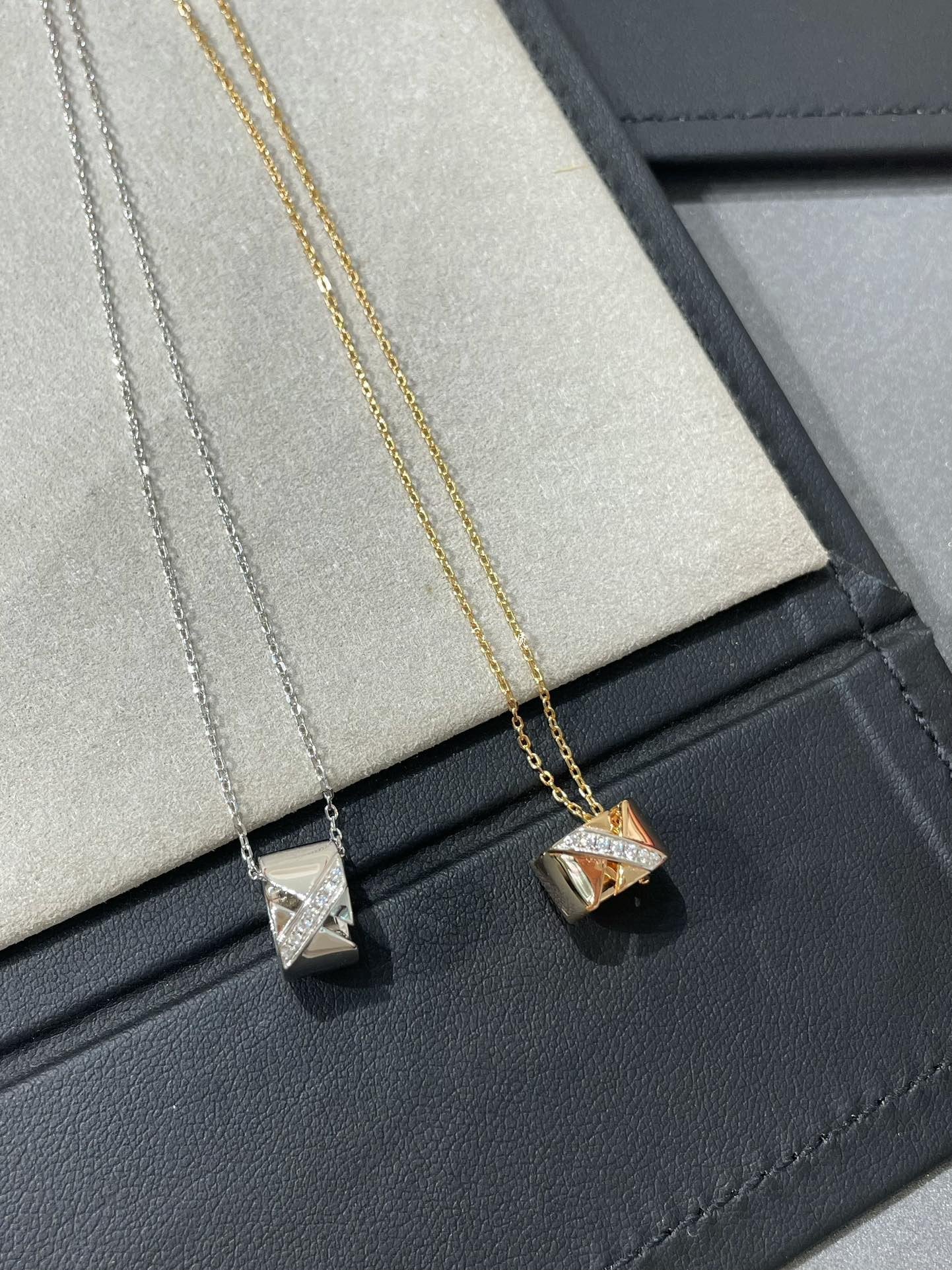 [CharmAmor]LIENS EVIDENCE DIAMOND NECKLACE