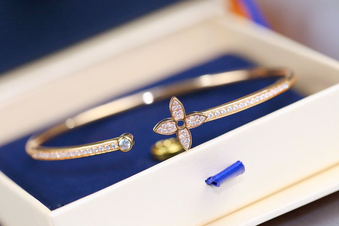 [CharmAmor]IDYLLE PINK GOLD OPEN BRACELET DIAMOND PAVED