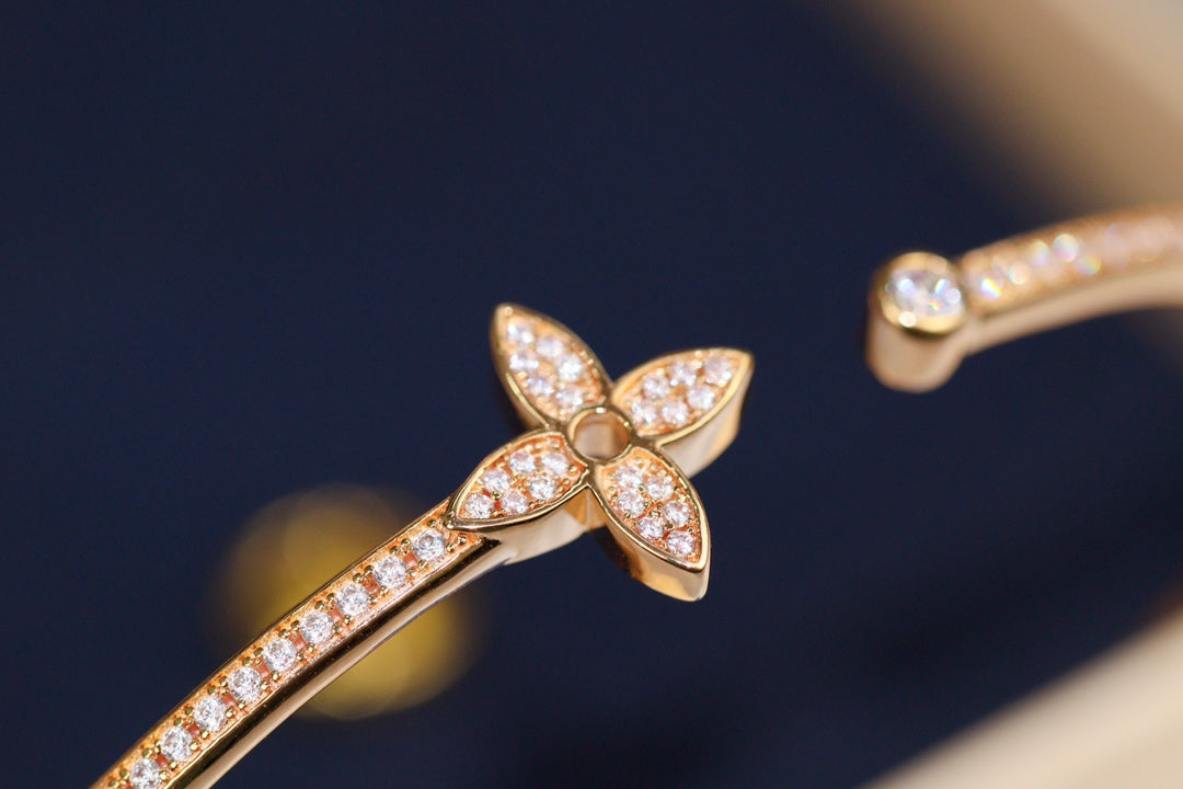 [CharmAmor]IDYLLE PINK GOLD OPEN BRACELET DIAMOND PAVED