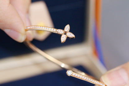 [CharmAmor]IDYLLE PINK GOLD OPEN BRACELET DIAMOND PAVED