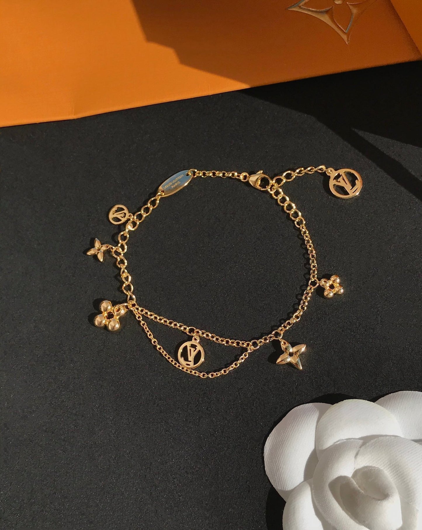 [CharmAmor]BLOOMING PINK GOLD MOP BRACELET