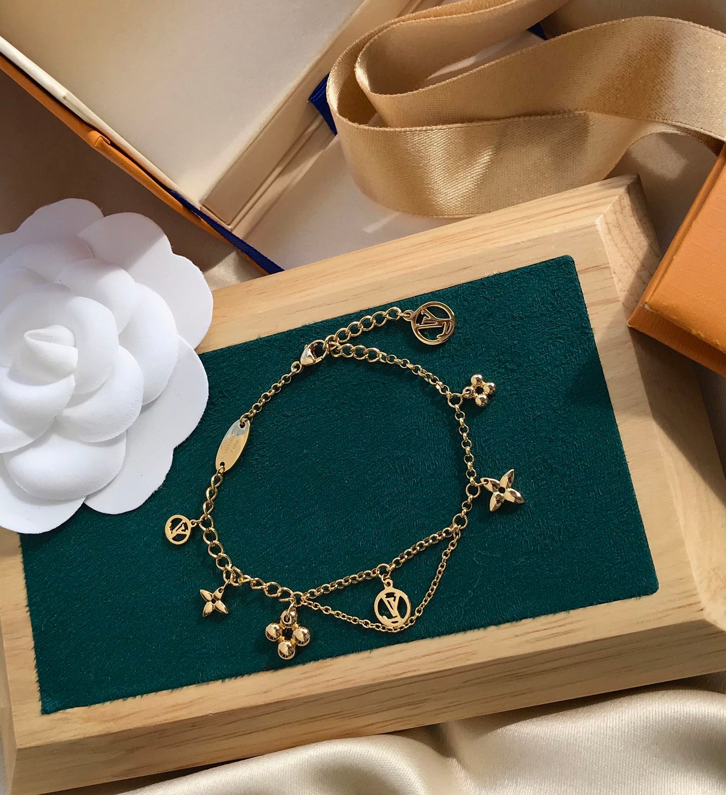 [CharmAmor]BLOOMING PINK GOLD MOP BRACELET