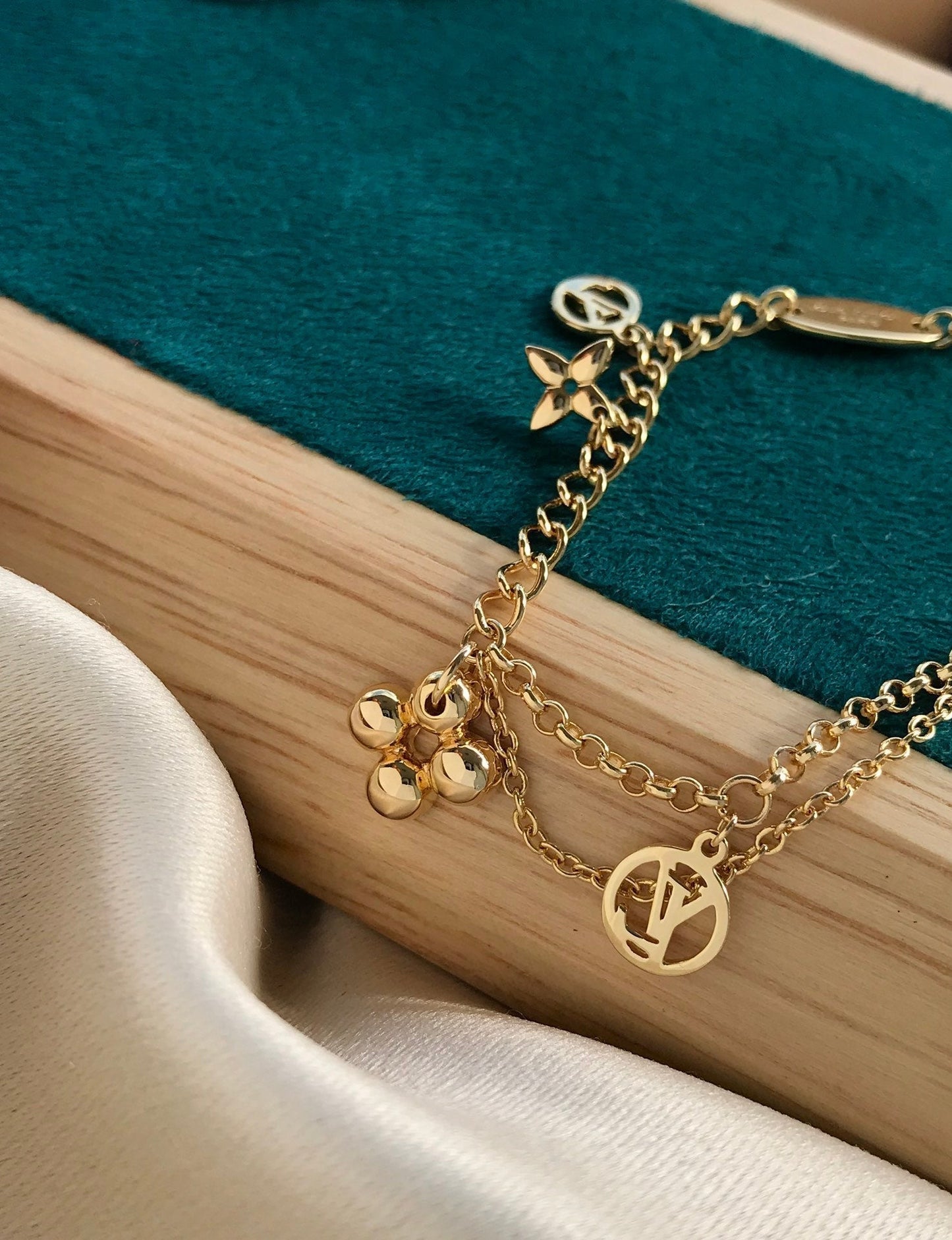 [CharmAmor]BLOOMING PINK GOLD MOP BRACELET