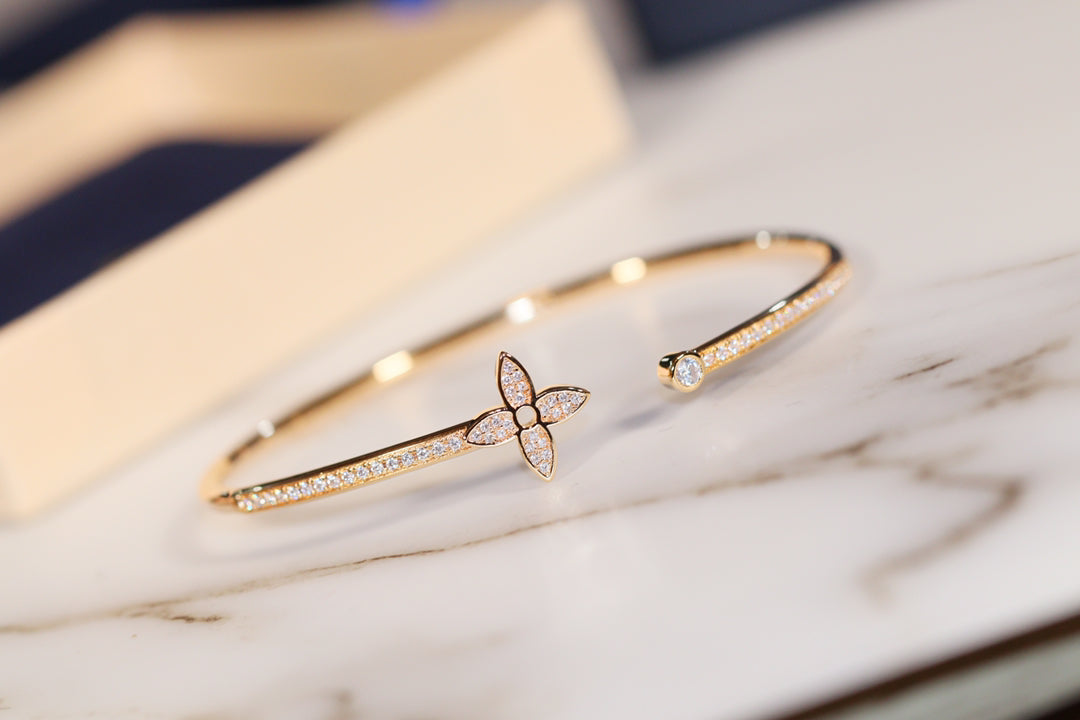 [CharmAmor]IDYLLE GOLD OPEN BRACELET DIAMOND PAVED