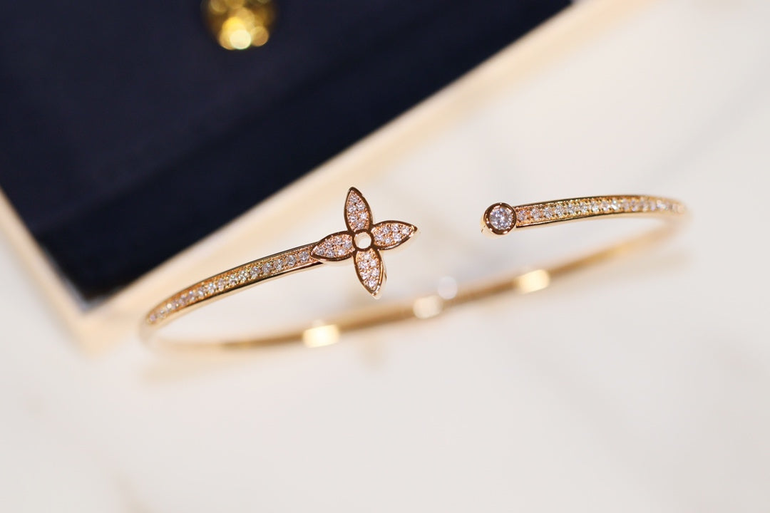 [CharmAmor]IDYLLE GOLD OPEN BRACELET DIAMOND PAVED