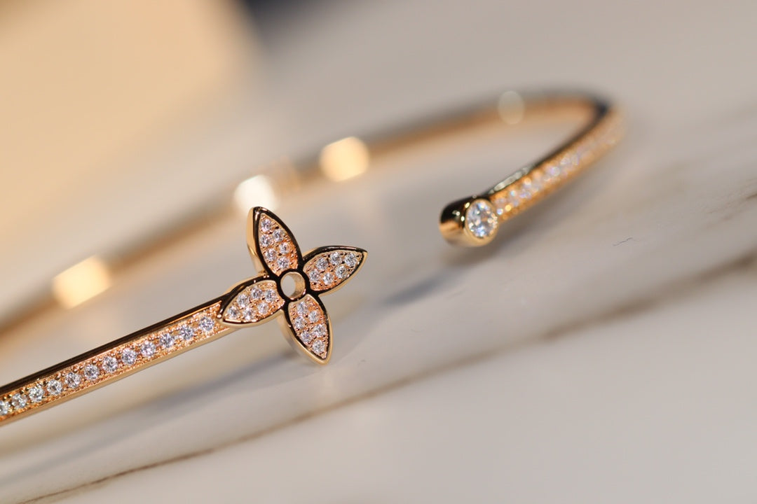 [CharmAmor]IDYLLE GOLD OPEN BRACELET DIAMOND PAVED