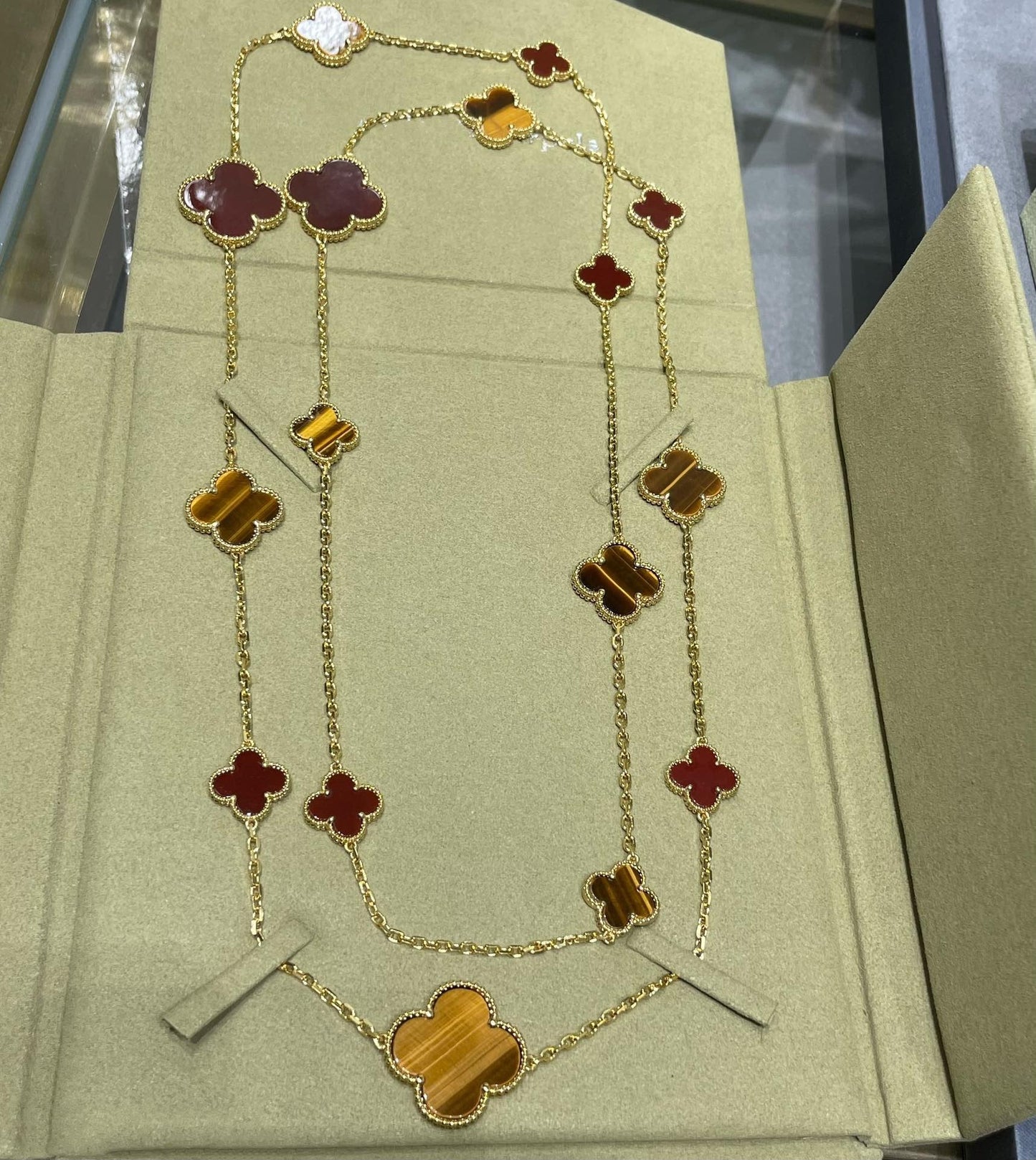 [CharmAmor]CLOVER 16 MOTIF CARNELIAN TIGER EYE ROSE GOLD NECKLACE