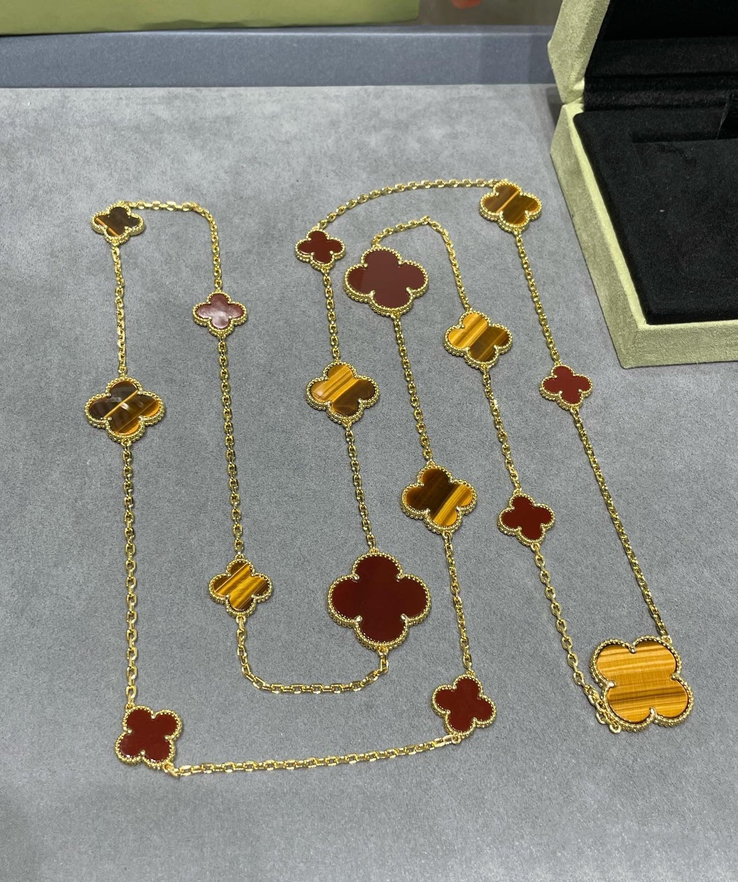 [CharmAmor]CLOVER 16 MOTIF CARNELIAN TIGER EYE ROSE GOLD NECKLACE
