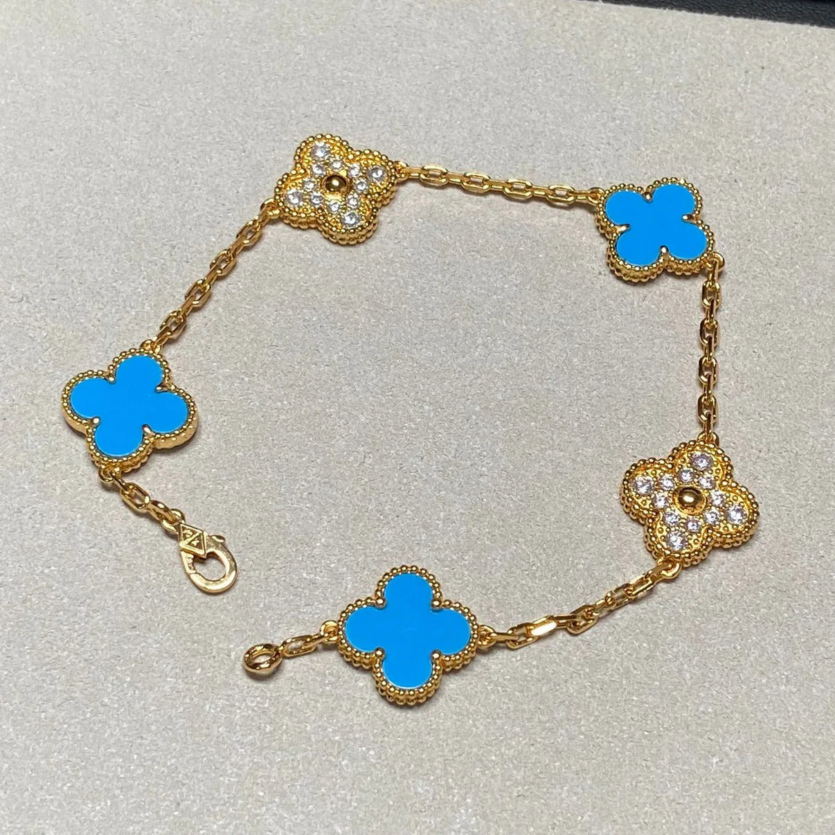 [CharmAmor] CLOVER 5 MOTIF BLUE AGATE BRACELET COLLECTION