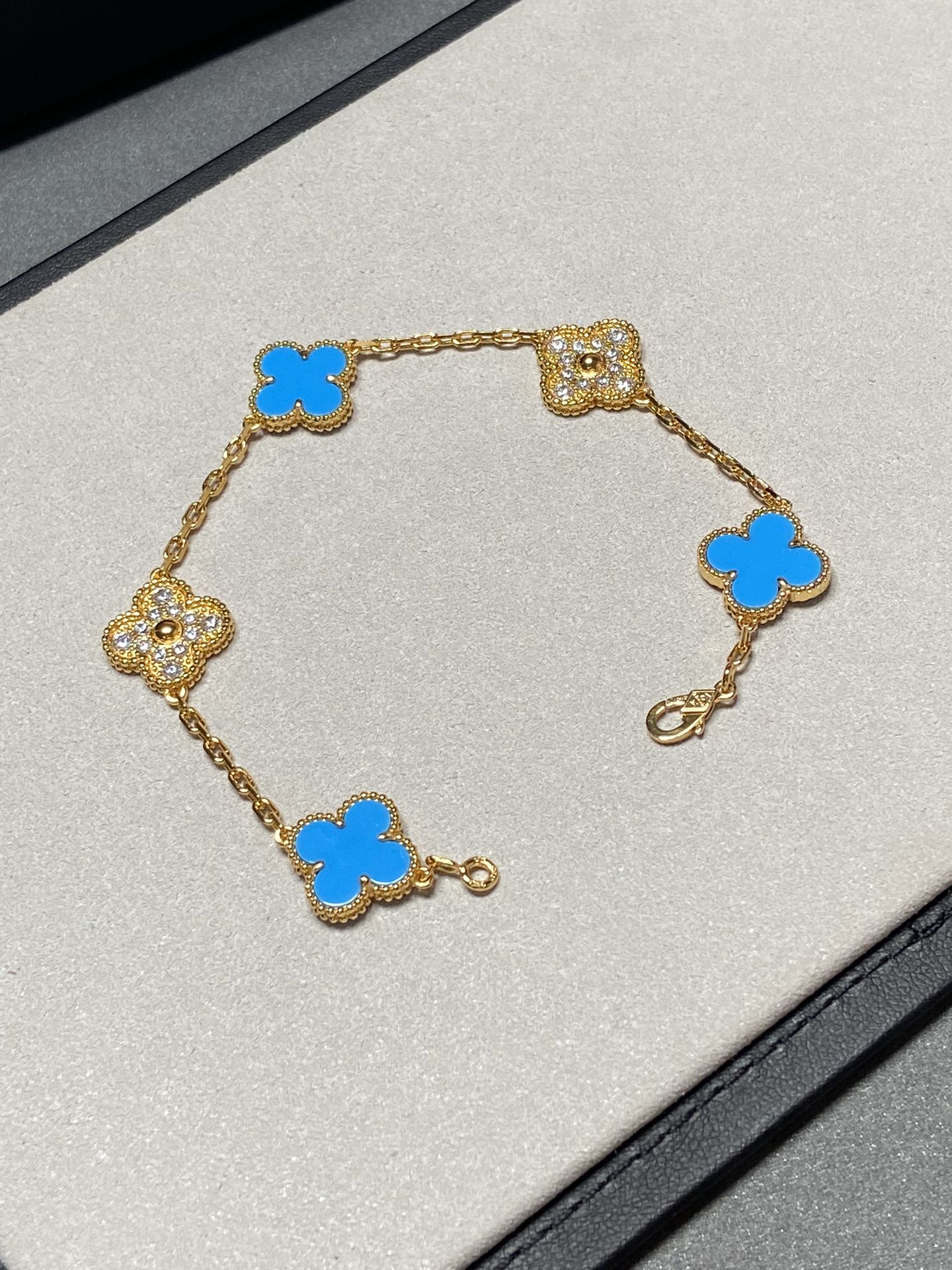 [CharmAmor]CLOVER 5 MOTIF BLUE CHALCEDONY DIAMOND GOLD BRACELET