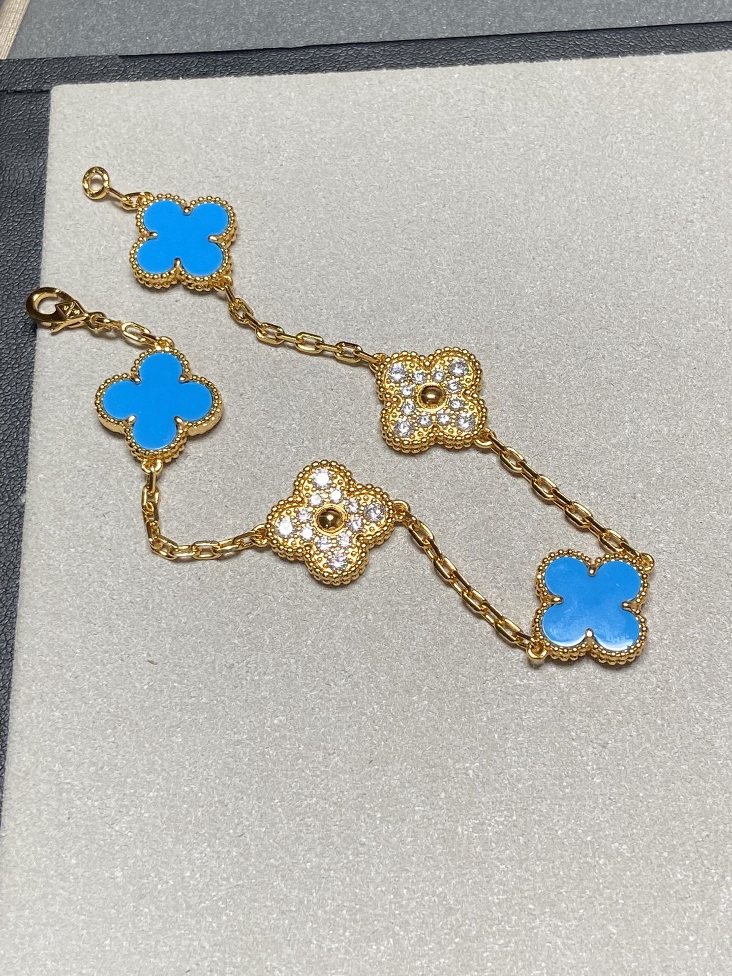 [CharmAmor]CLOVER 5 MOTIF BLUE CHALCEDONY DIAMOND GOLD BRACELET