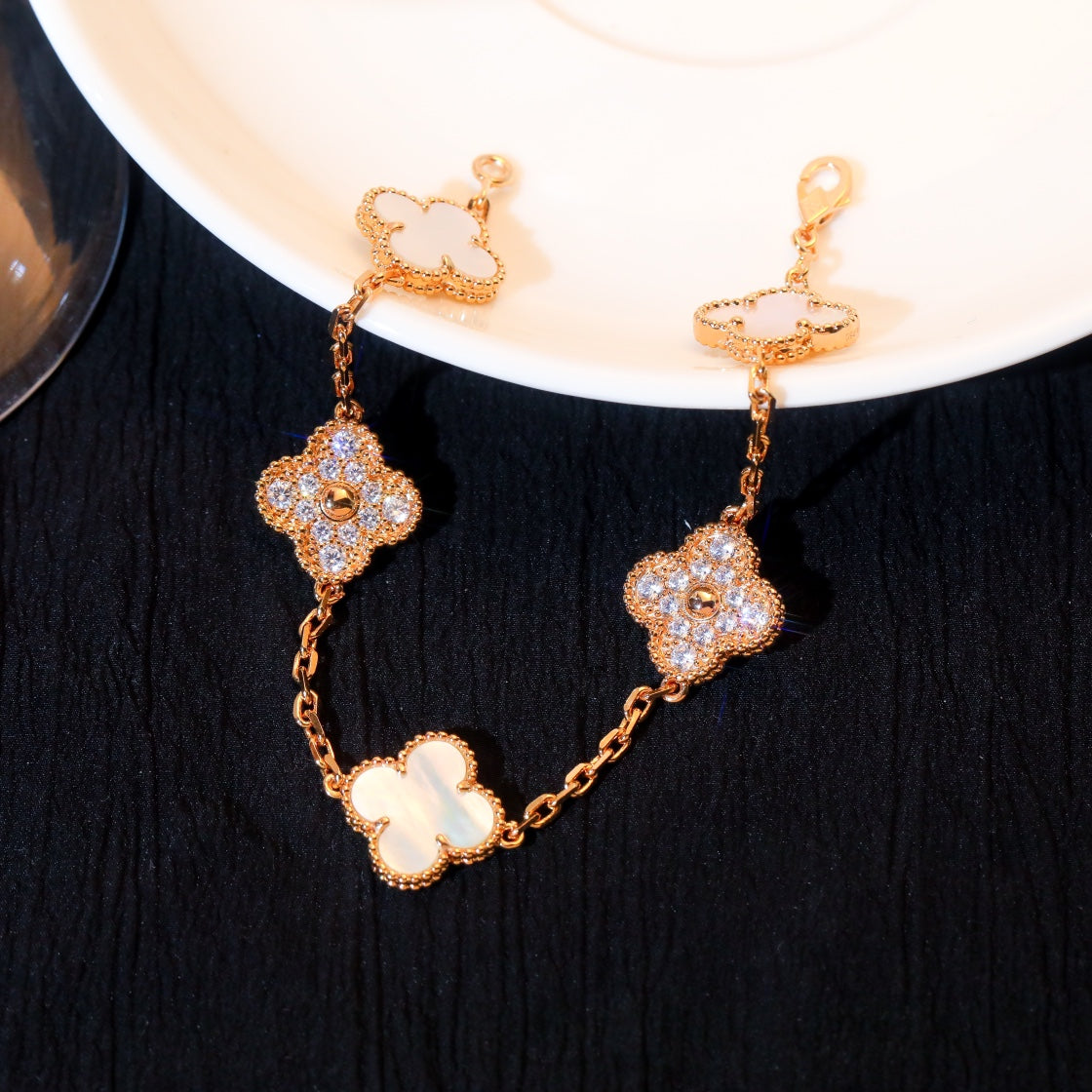 [CharmAmor]CLOVER BRACELET 5 MOTIF WHITE MOP DIAMOND