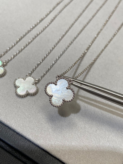 [CharmAmor]CLOVER MEDIUM SILVER WHITE MOP NECKLACE