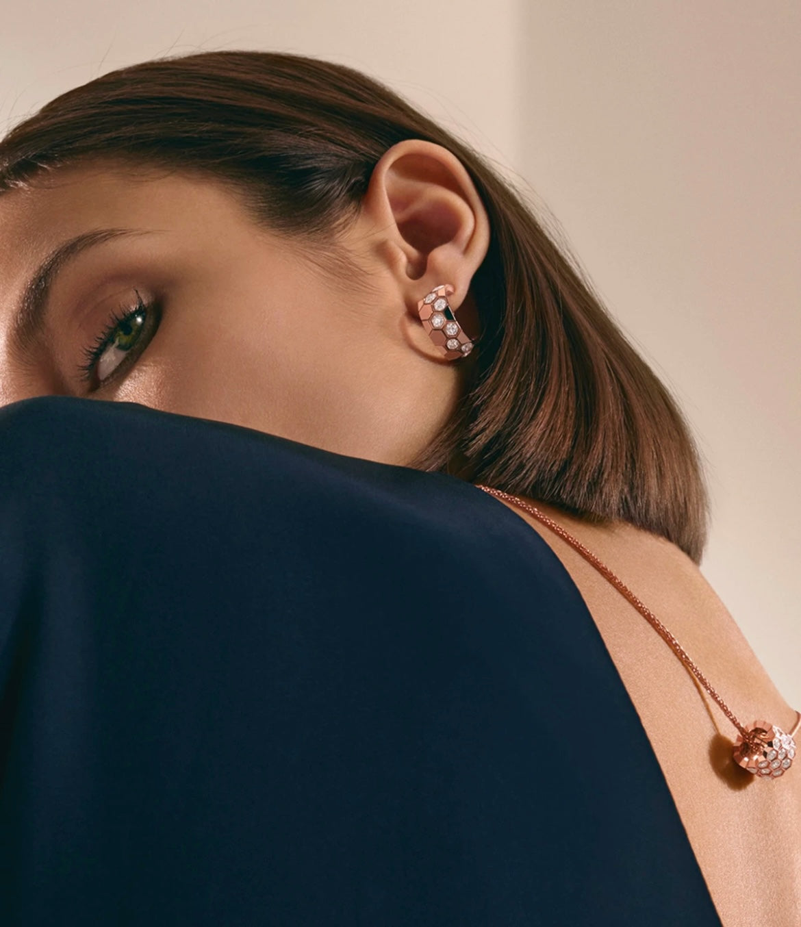 [CharmAmor]BEE LOVE DIAMOND HOOP EARRINGS