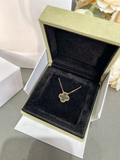 [CharmAmor]CLOVER ROCK CRYSTAL ROSE GOLD NECKLACE