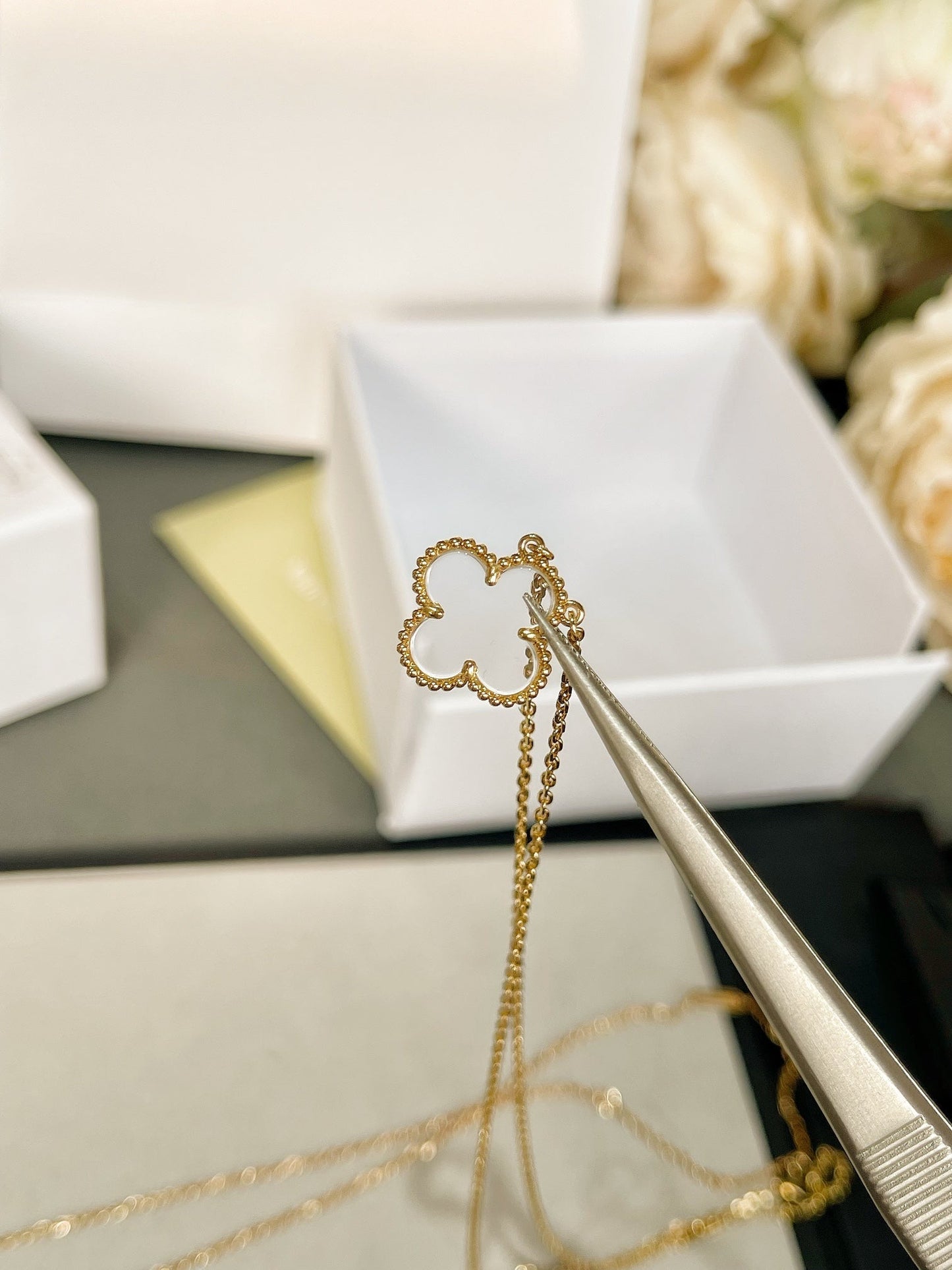 [CharmAmor]CLOVER ROCK CRYSTAL ROSE GOLD NECKLACE