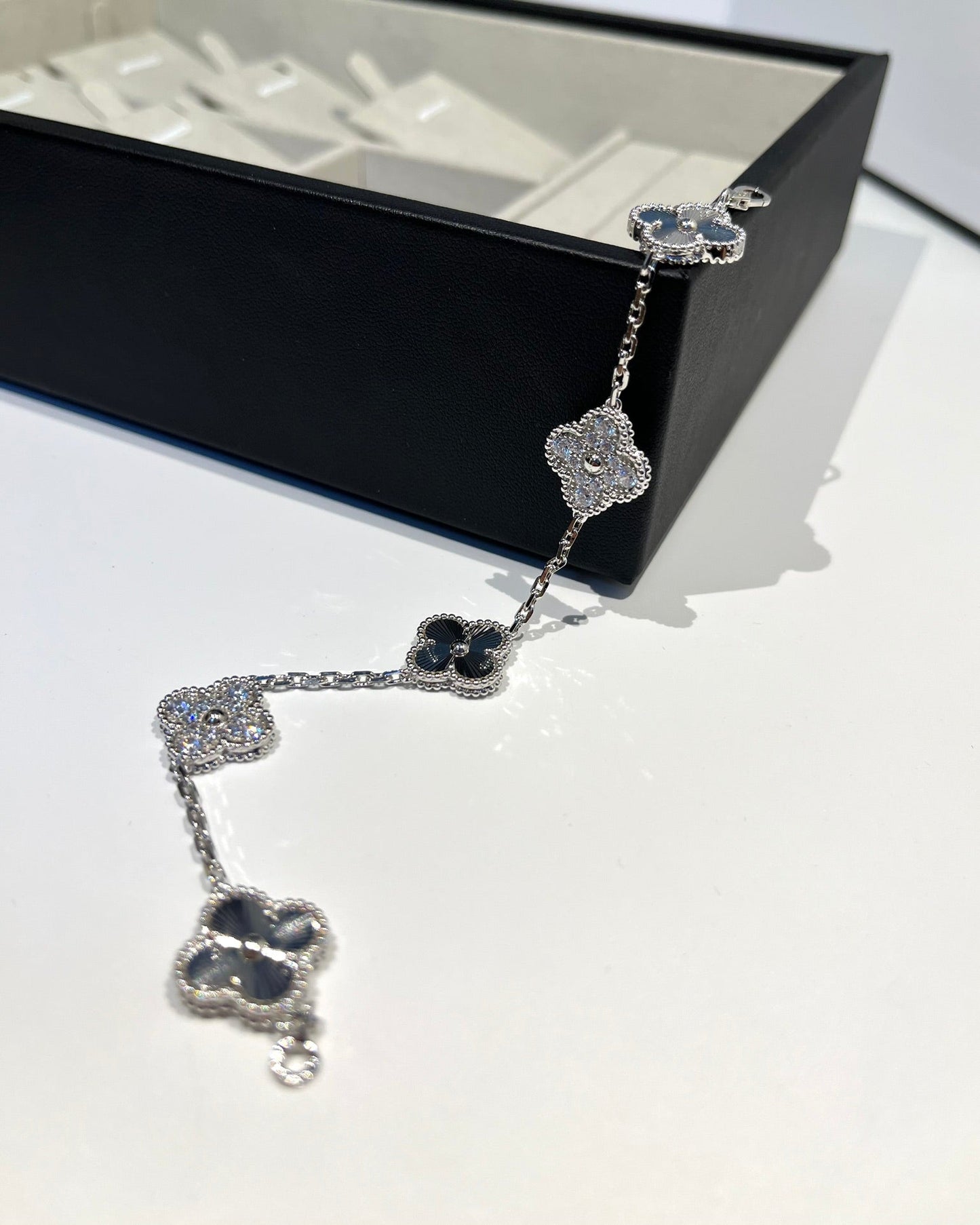 [CharmAmor]CLOVER 5 MOTIF SILVER DIAMOND BRACELET