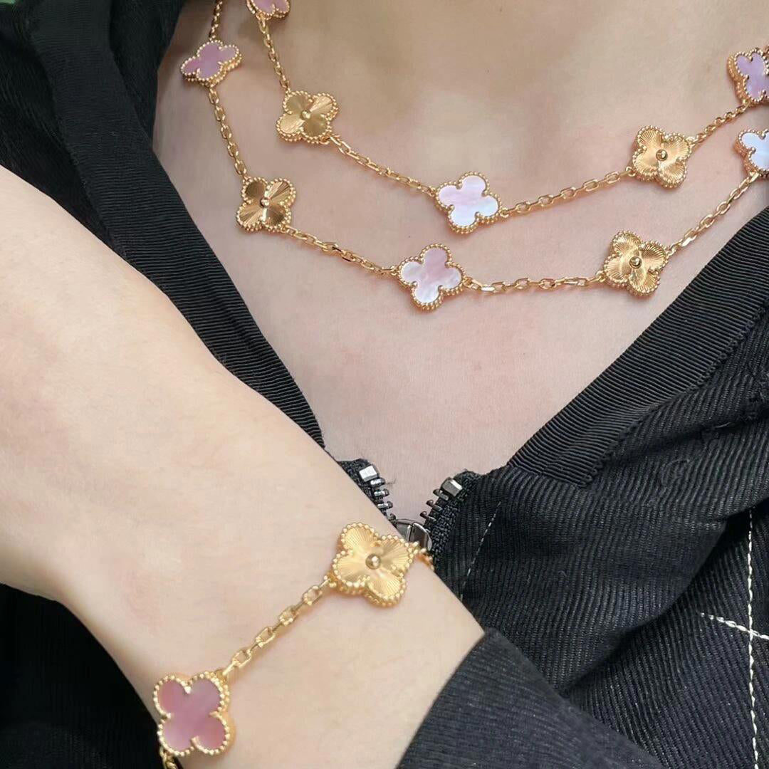 [CharmAmor]CLOVER 20 MOTIFS LASER PINK MOP NECKLACE