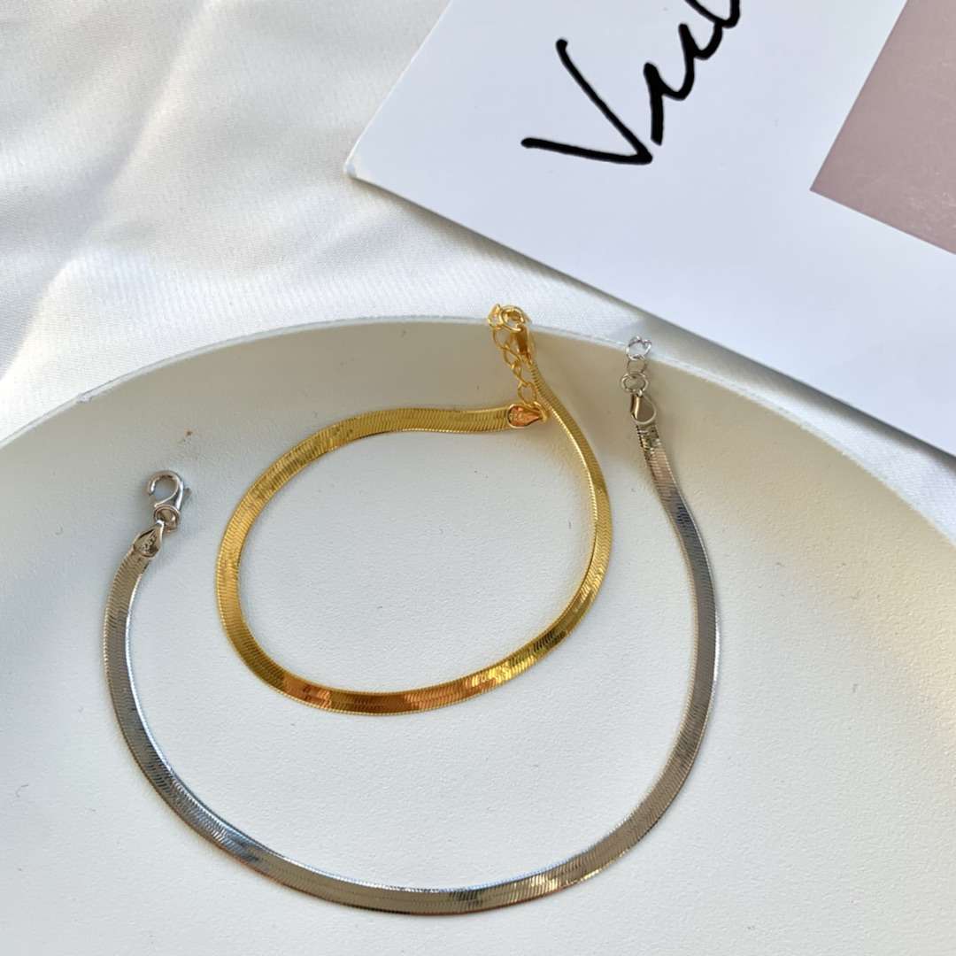 [CharmAmor]Flat Snake Bone Chain Blade Necklace